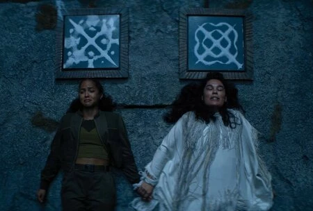 Кадры из сериала «Основание»